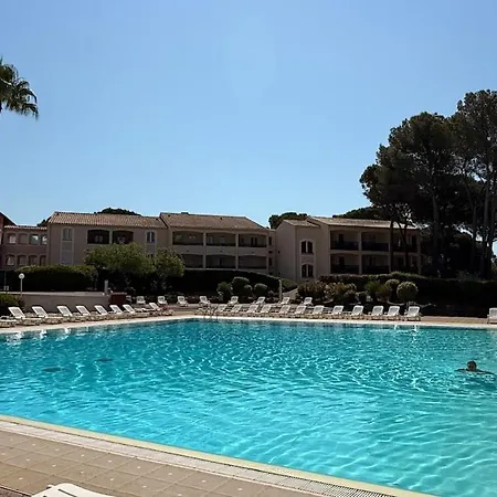 F1 Climatise Avec Piscine *
